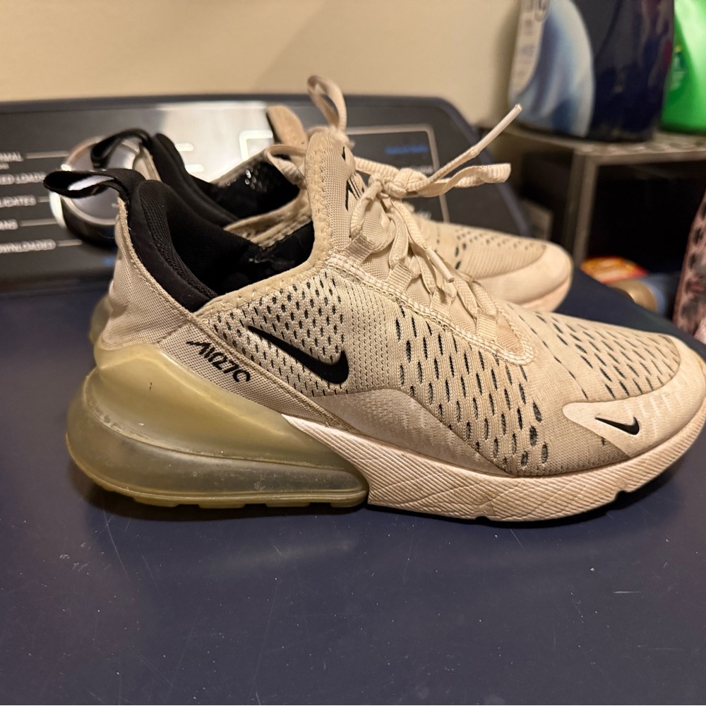 Nike Air Max 270 - Picture 2 of 4